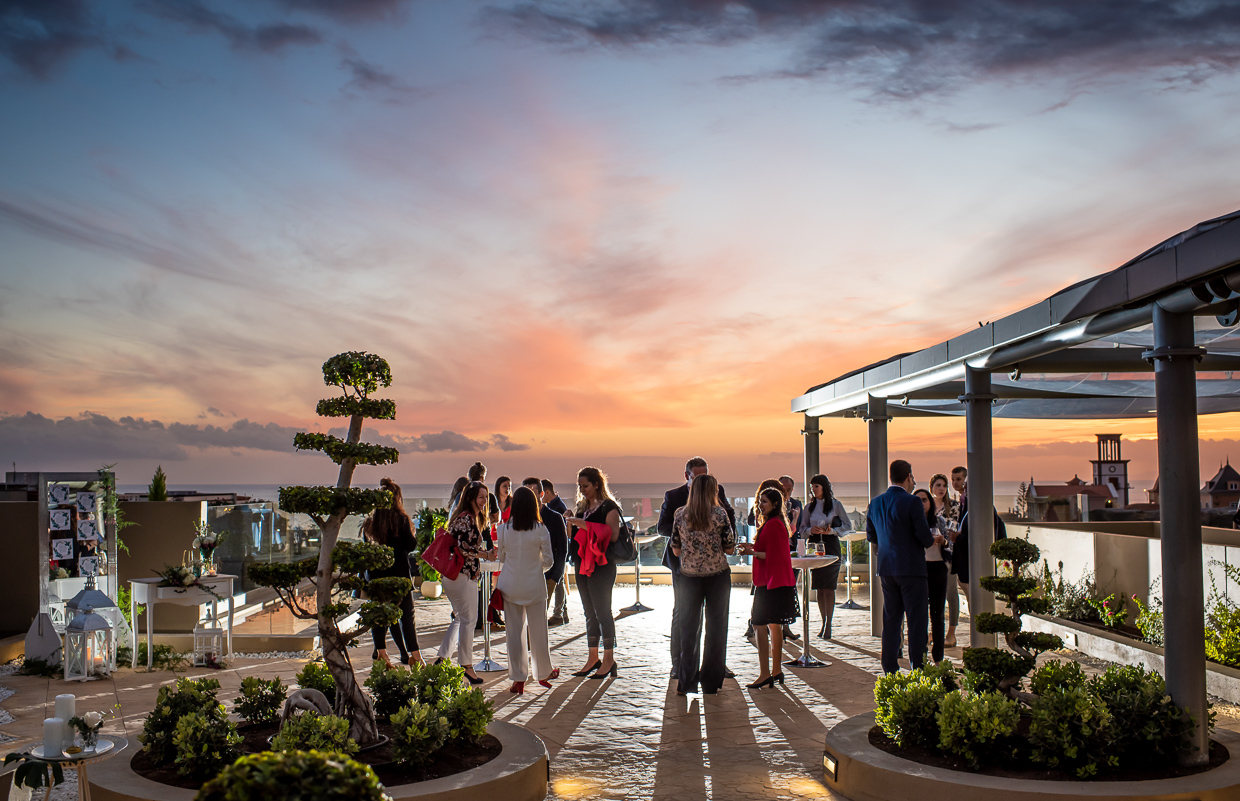 Book your wedding day in GF VICTORIA
